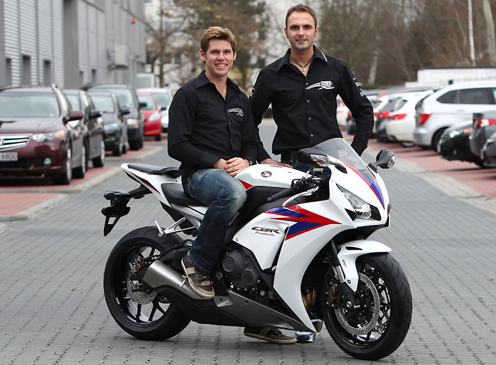 Das Honda-IDM-Team fr 2012: Karl Muggeridge (l.) und Arne Tode.