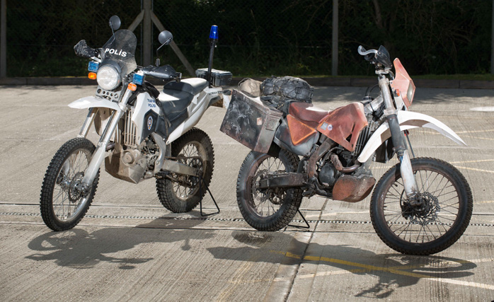 Die CRF250R in beiden Bond-Varianten