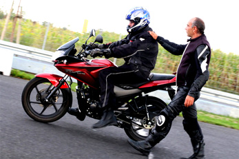 Honda bietet wieder Trainings fr Motorradinteressierte - Fahren ohne Fhrerschein