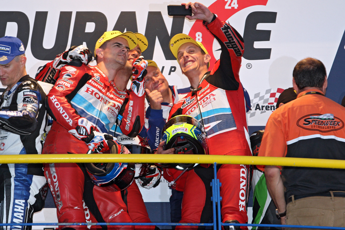 Sieger-Selfie des Honda Racing Trios