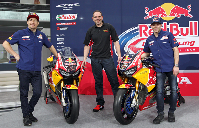 Nicky Hayden (links) und Stefan Bradl (rechts) bei der Teampräsentation im Hangar7