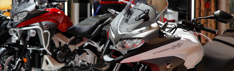 Die Honda VFR800X Crossrunner in der Standard und der Adventure Version