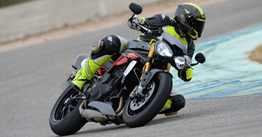 Immer wieder unverkennbar gut! Die Speed Triple R 2016