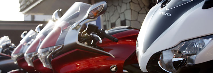 Ende eines tollen Testtages - die Fireblade mit den VFR1200Fs