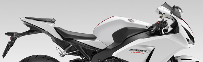 Honda CBR1000RR Firebalde in Weiss (Pearl Sunbeam White)