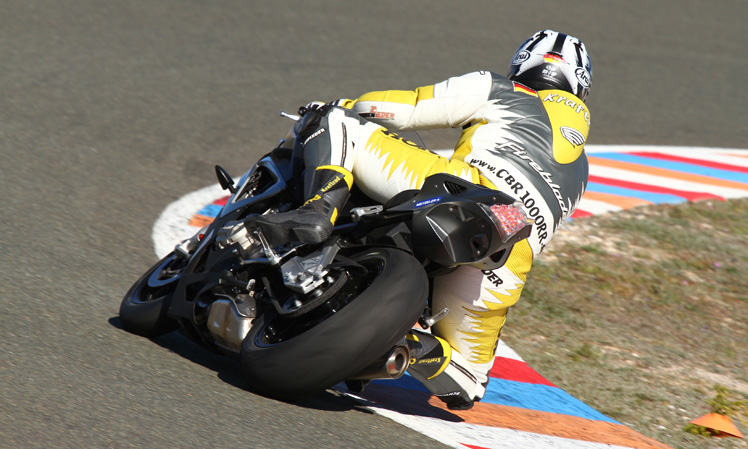 Die BMW S1000RR mit Metzeler Racetec Interact K3 (Bild: Racepixx)